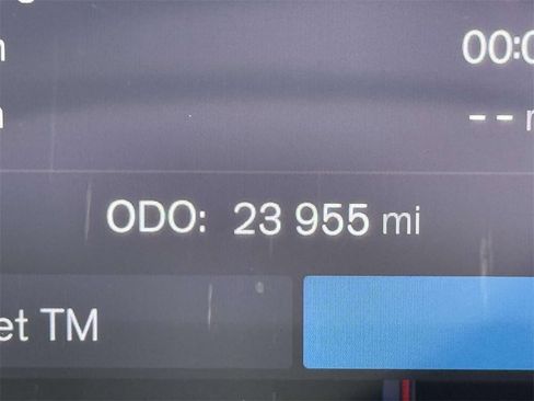 Certified 2024 Volvo XC90 B6 Ultimate w/ Protection Package Premier image 24