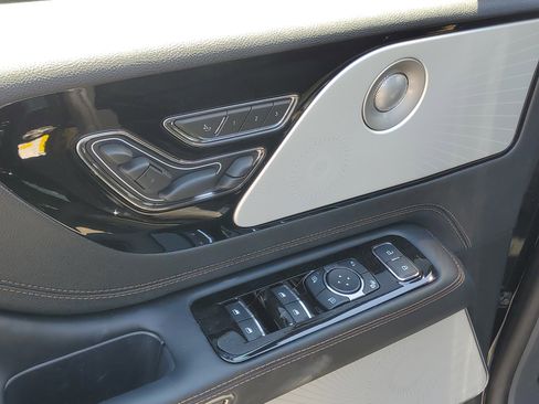 New 2026 Lincoln Aviator Black Label w/ Dynamic Handling Package AWD/4WD image 9