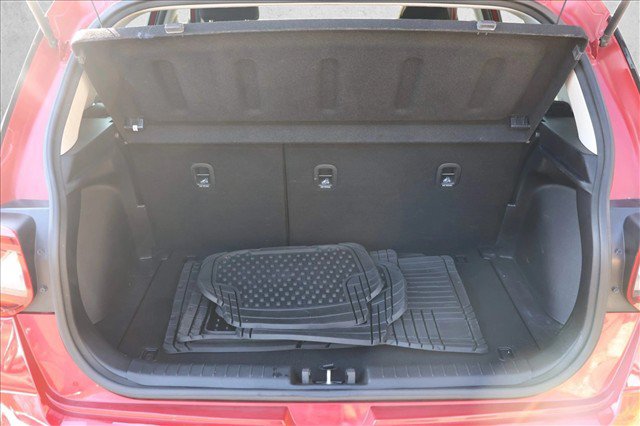 Used 2022 Hyundai Venue SEL FWD image 25