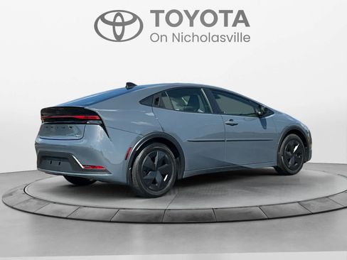 Used 2026 Toyota Prius LE FWD image 5