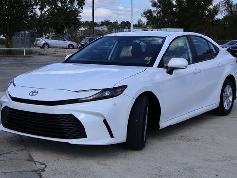 Used 2025 Toyota Camry LE image 22