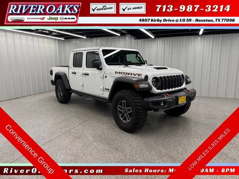 Used 2025 Jeep Gladiator Mojave w/ Convenience Group AWD/4WD image 1