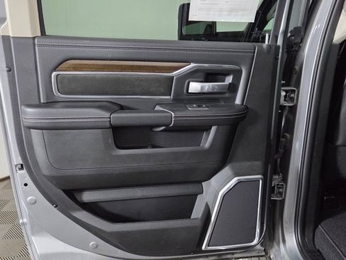 Used 2024 RAM 3500 Laramie image 30