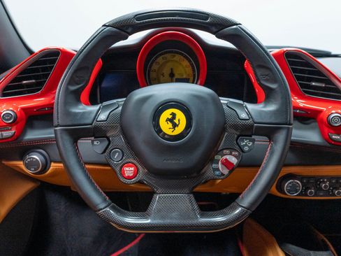 Used 2016 Ferrari 488 GTB RWD image 12