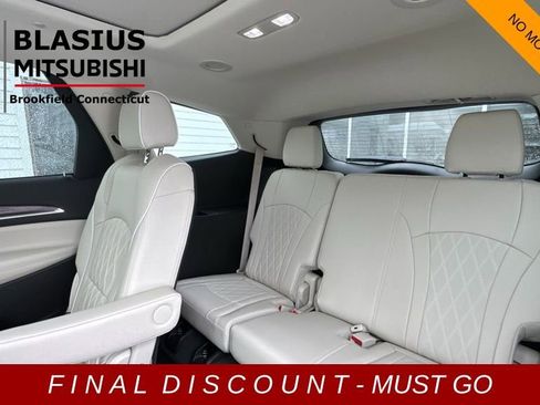 Used 2022 Buick Enclave Avenir image 22