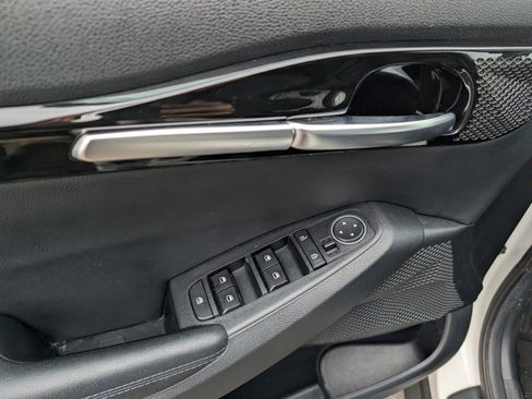 Used 2023 Kia Seltos S image 25