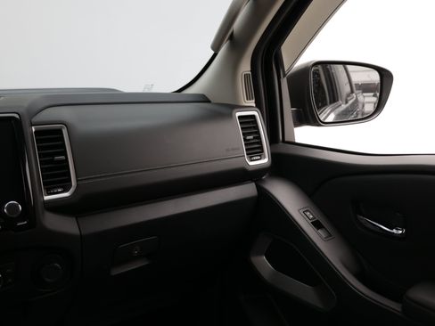 Used 2022 Nissan Frontier SV AWD/4WD image 31