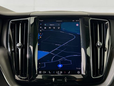 Used 2025 Volvo XC60 B5 Core image 22