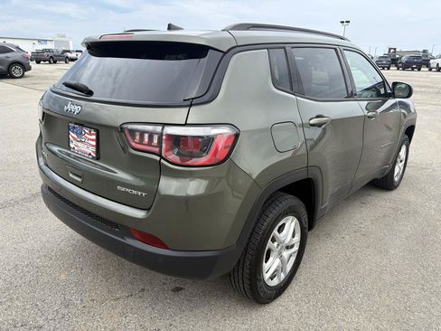 Used 2018 Jeep Compass Sport w/ Tech Group AWD/4WD image 3