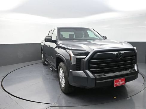 Used 2026 Toyota Tundra SR5 w/ SR5 Premium Package AWD/4WD image 7