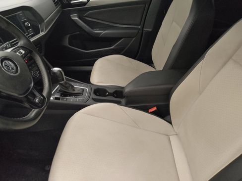 Used 2019 Volkswagen Jetta R-Line w/ R-Line Cold Weather Package FWD image 17