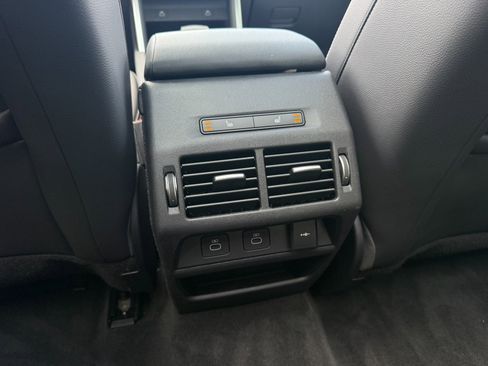 Used 2024 Land Rover Discovery Sport Dynamic SE image 24