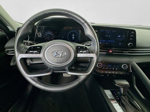Used 2021 Hyundai Elantra SEL w/ Convenience + Premium Package FWD image 11