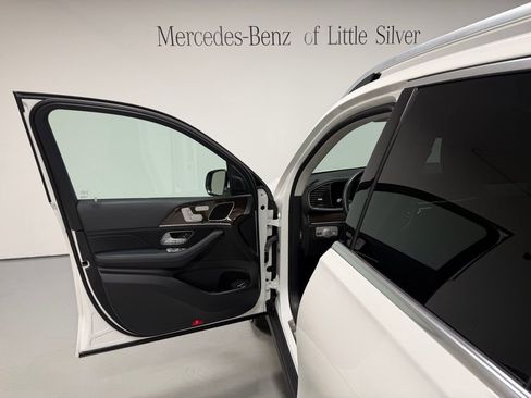 Used 2024 Mercedes-Benz GLE 350 4MATIC image 17