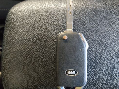 Used 2021 Kia Forte LXS image 32