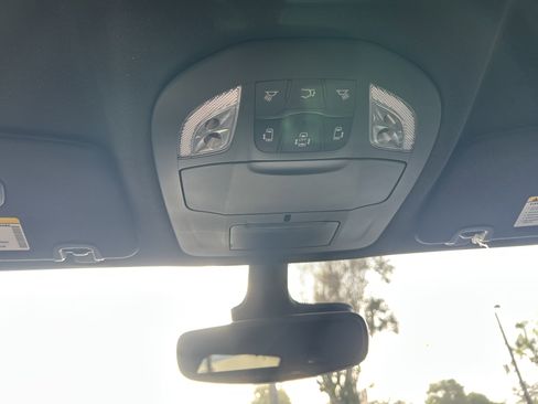 New 2026 Chrysler Pacifica Select image 32