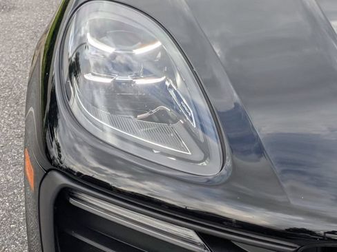 Used 2023 Porsche Macan Turbo AWD/4WD image 10