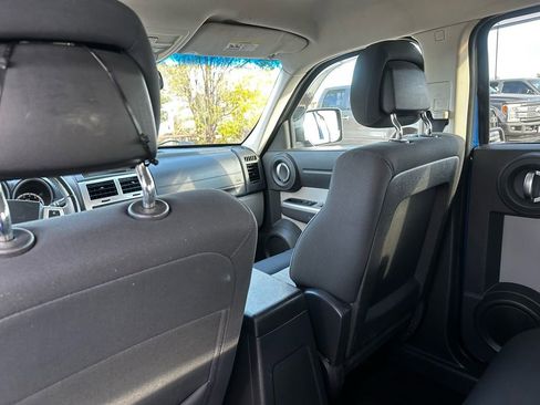 Used 2010 Dodge Nitro SXT image 30