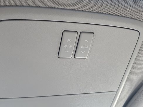 Used 2016 Chevrolet SS image 29