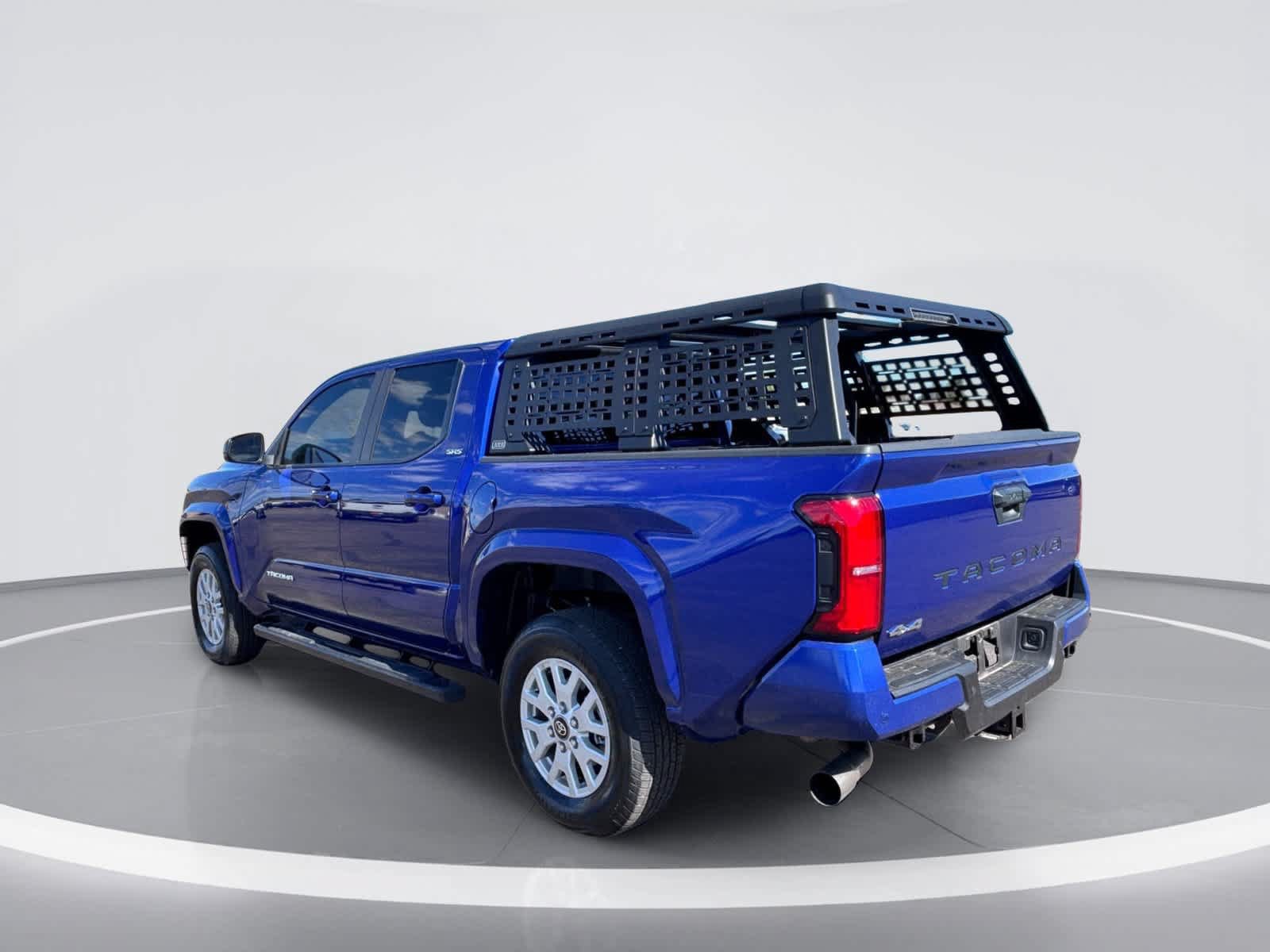 Used 2025 Toyota Tacoma SR5 AWD/4WD image 4