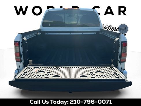 Used 2025 Nissan Frontier SV w/ SV Convenience Package RWD image 9