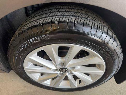 Used 2024 Toyota Camry LE AWD/4WD image 9