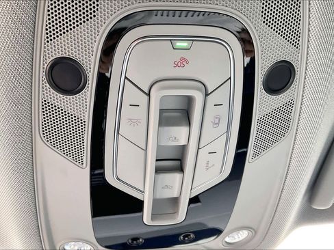 Used 2025 Audi Q5 2.0T Premium image 31