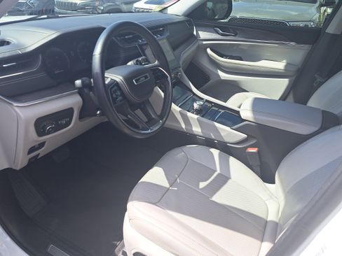 Used 2022 Jeep Grand Cherokee L Overland image 13