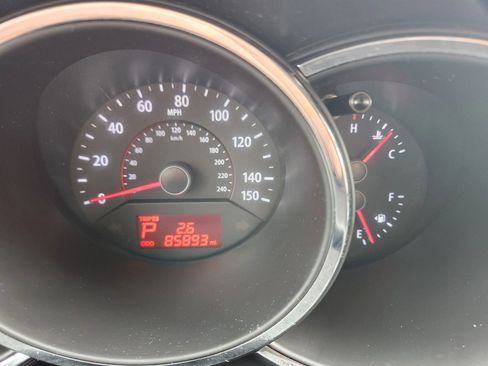 Used 2012 Kia Sorento LX image 32