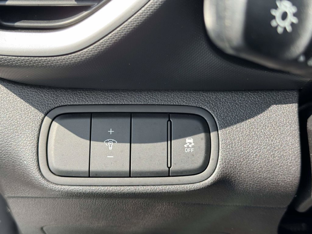 Used 2023 Hyundai Venue SEL FWD image 20