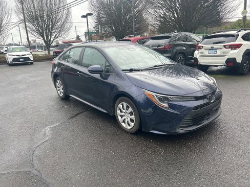 Used 2024 Toyota Corolla LE image 2