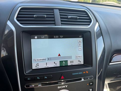 Used 2018 Ford Explorer Platinum AWD/4WD image 13