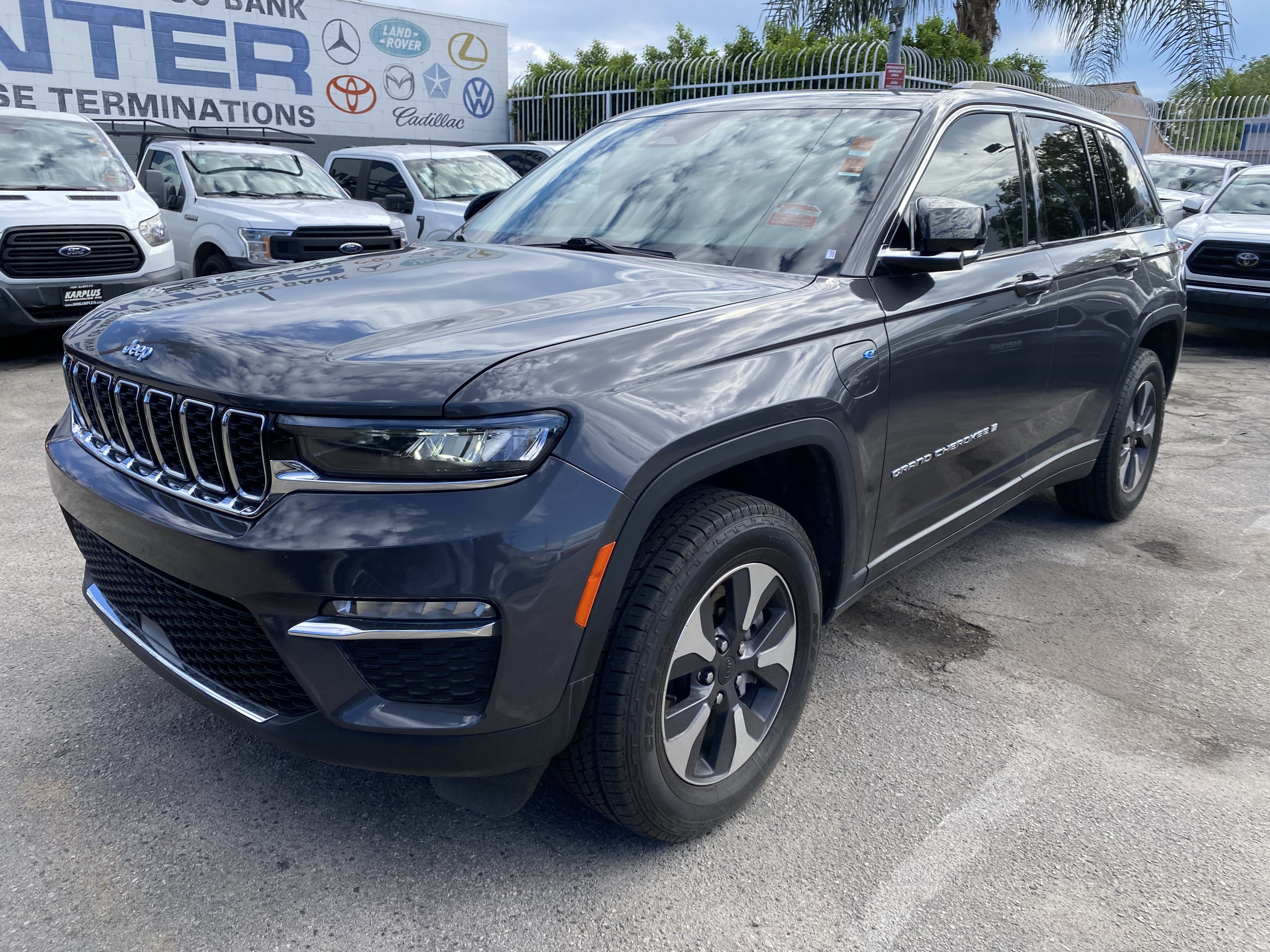 Used 2022 Jeep Grand Cherokee Limited 4xe AWD/4WD image 3