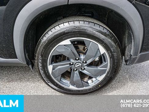 Used 2025 Nissan Rogue SV image 17