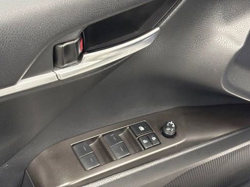 Used 2024 Toyota Camry SE FWD image 11