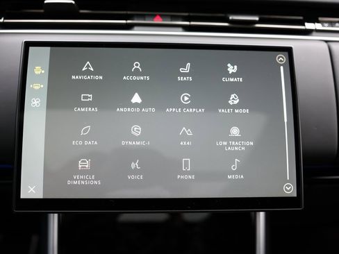 Used 2025 Land Rover Range Rover SE image 16