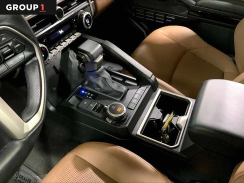 Used 2025 Toyota 4Runner Limited AWD/4WD image 17