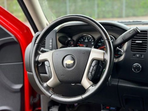 Used 2009 Chevrolet Silverado 1500 LT w/ Power Pack Plus AWD/4WD image 17