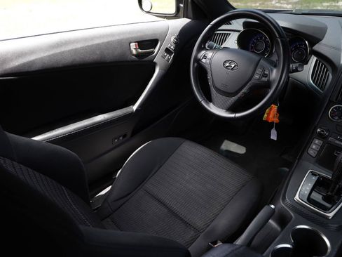 Used 2013 Hyundai Genesis 2.0T RWD image 20