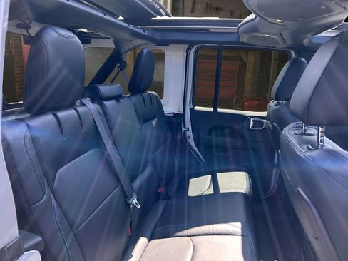 Used 2024 Jeep Wrangler High Altitude image 17