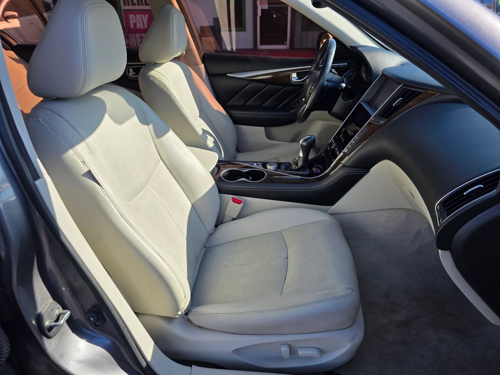 Used 2015 INFINITI Q50 Premium w/ Technology Package AWD/4WD image 12
