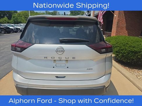Used 2024 Nissan Rogue S AWD/4WD image 5