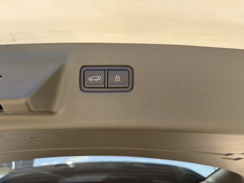 Used 2025 Hyundai Santa Fe Calligraphy FWD image 27