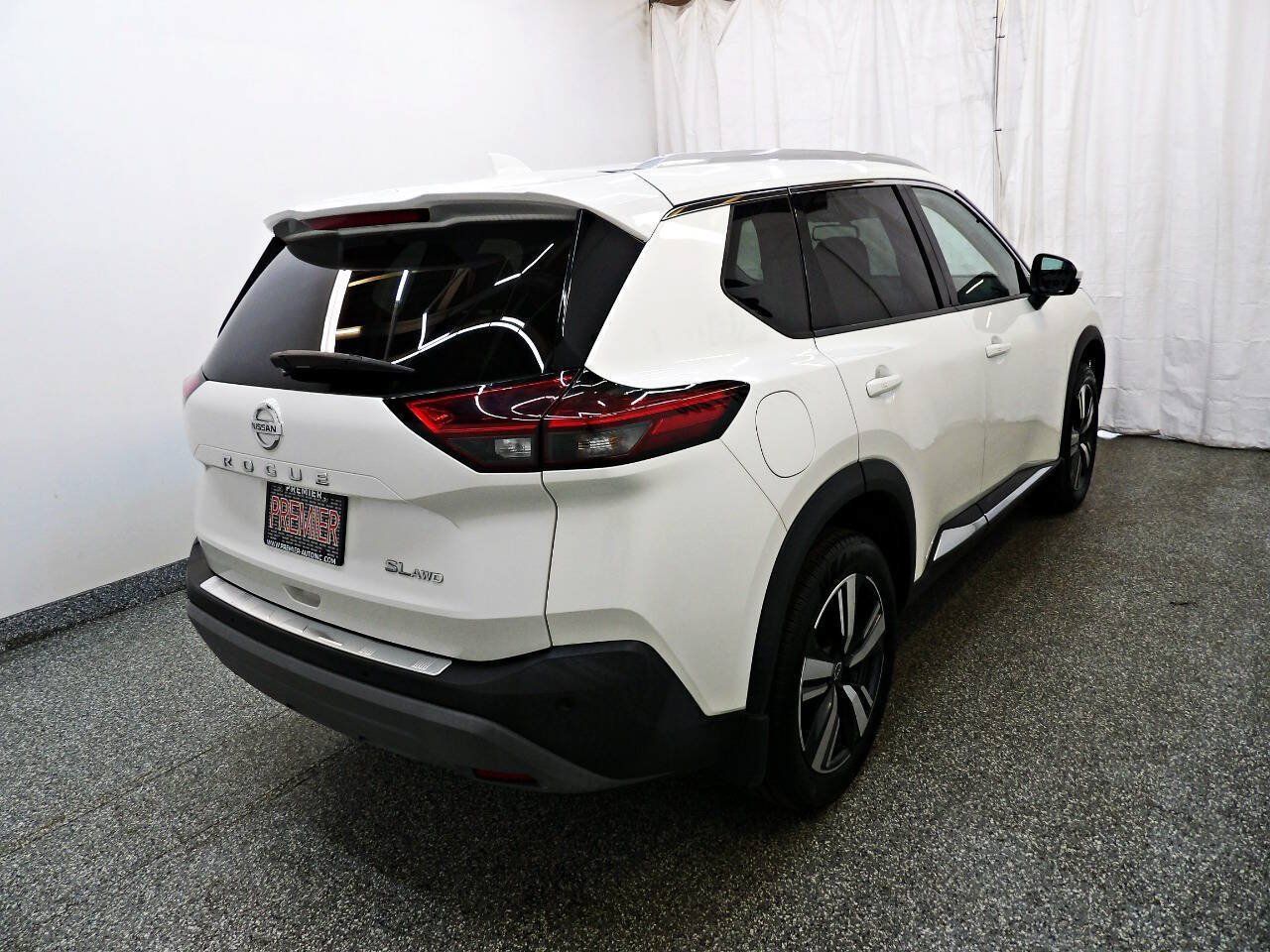 Used 2021 Nissan Rogue SL AWD/4WD image 6