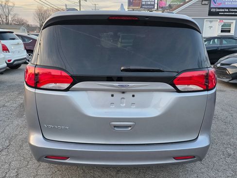 Used 2020 Chrysler Voyager Lxi image 6