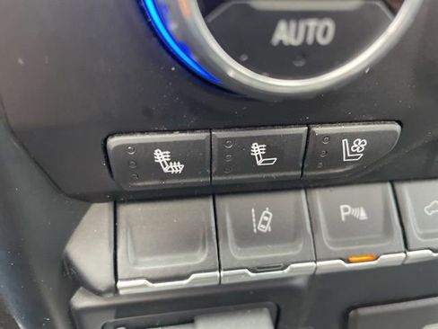 Used 2023 Chevrolet Silverado 2500 High Country AWD/4WD image 32