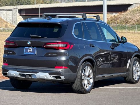 Used 2022 BMW X5 xDrive40i w/ Climate Comfort Package image 3