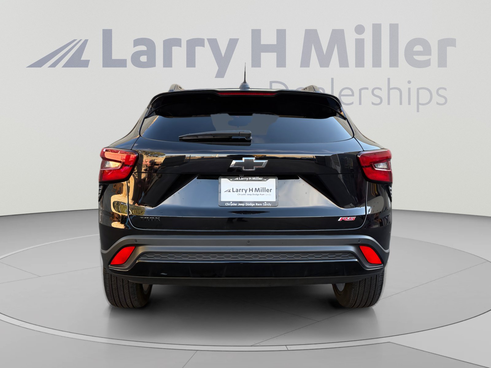 Used 2025 Chevrolet Trax RS w/ Sunroof Package FWD image 4