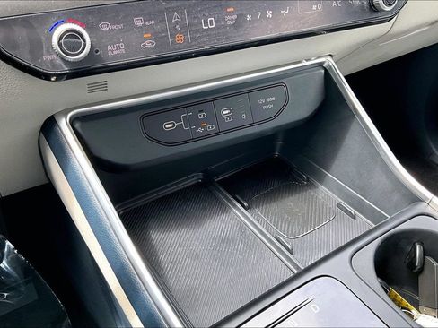 Used 2025 Kia Carnival SX Prestige FWD image 16