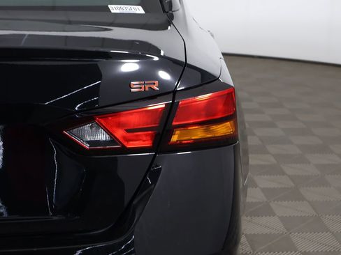 Used 2025 Nissan Altima 2.5 SR FWD image 13